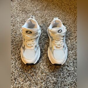 Zara Unisex Kids White and Gray Sneakers.